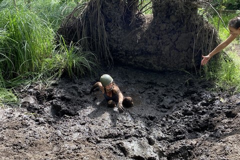 Sportif dans boue