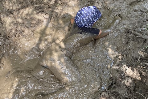 Kids dans boue